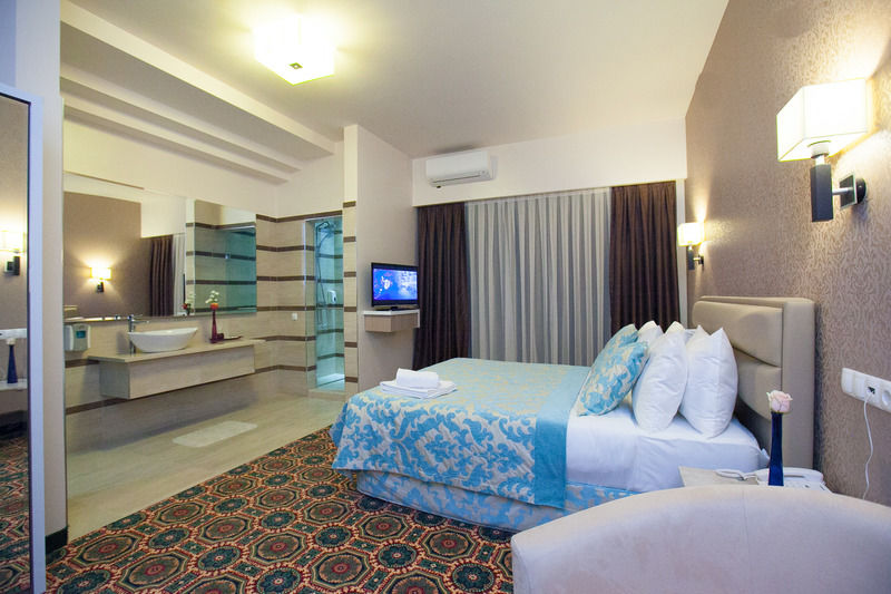 Hotel Romanita Бая-Маре Экстерьер фото